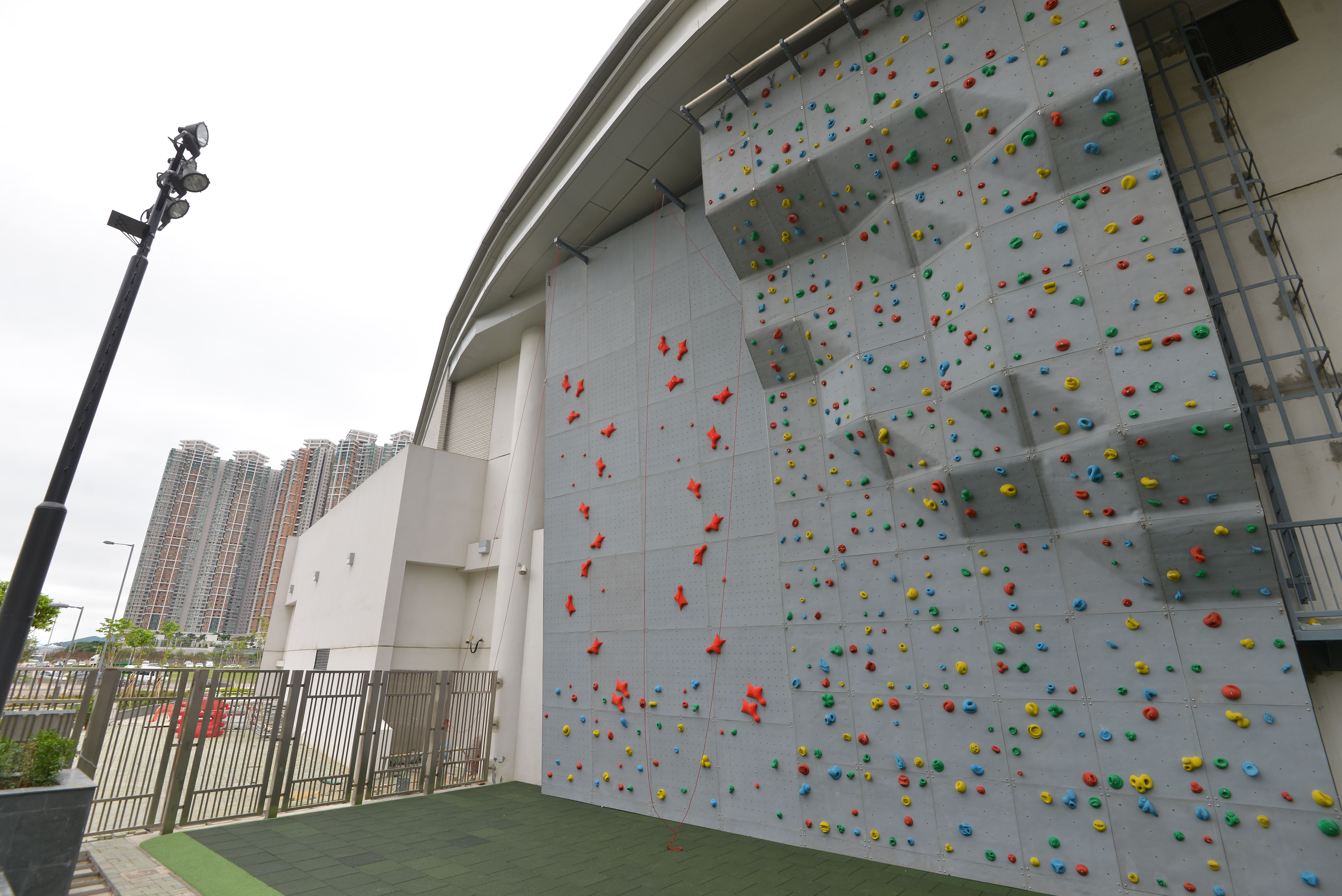 Tiu Keng Leng Sports Centre 